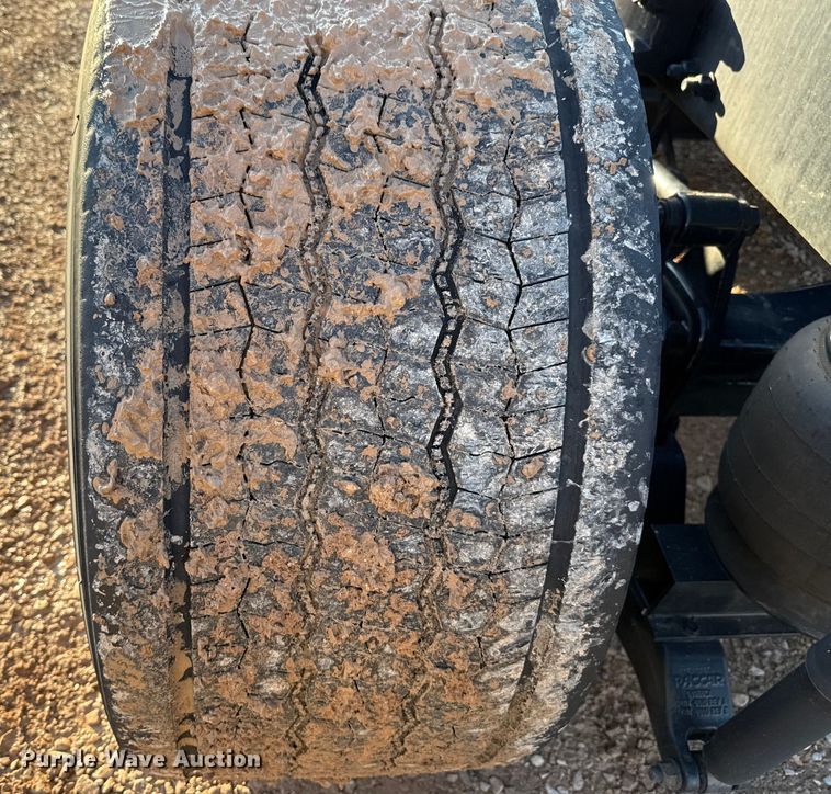 image for item EU5474 2022 Kenworth T680 semi truck