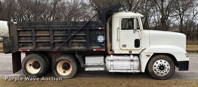 image for item EU5476 2003 Freightliner FLD120 dump truck
