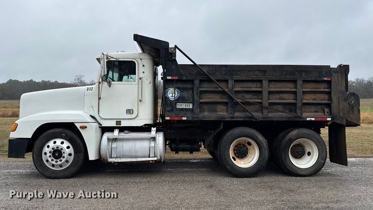 image for item EU5476 2003 Freightliner FLD120 dump truck