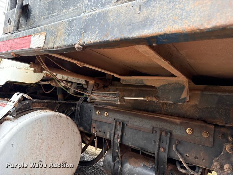 image for item EU5476 2003 Freightliner FLD120 dump truck