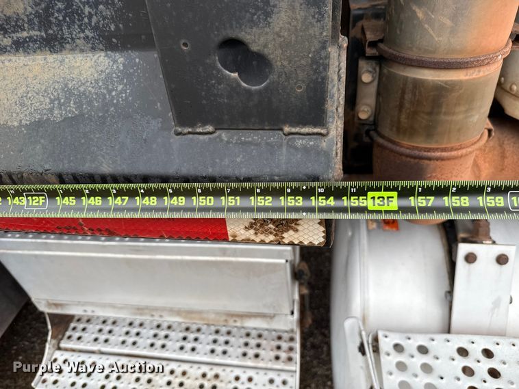 image for item EU5476 2003 Freightliner FLD120 dump truck