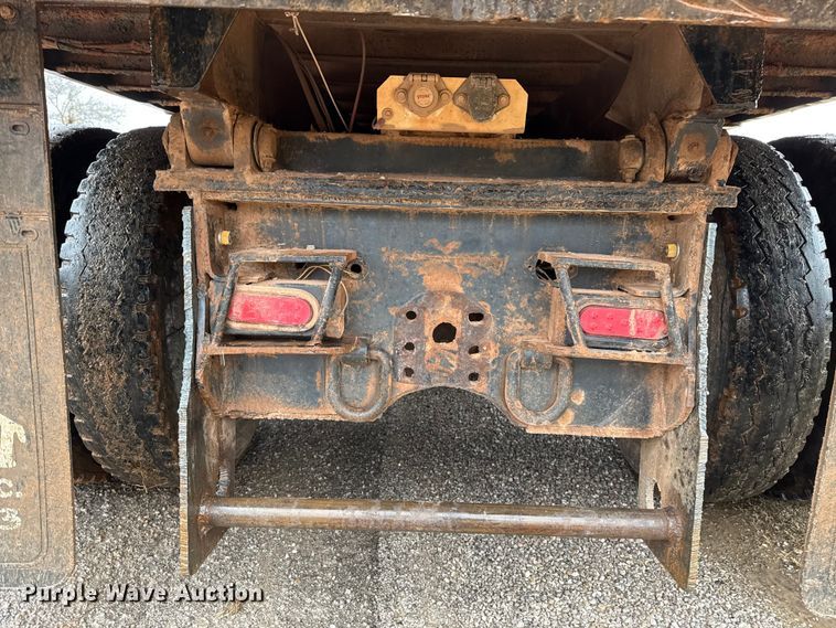 image for item EU5476 2003 Freightliner FLD120 dump truck