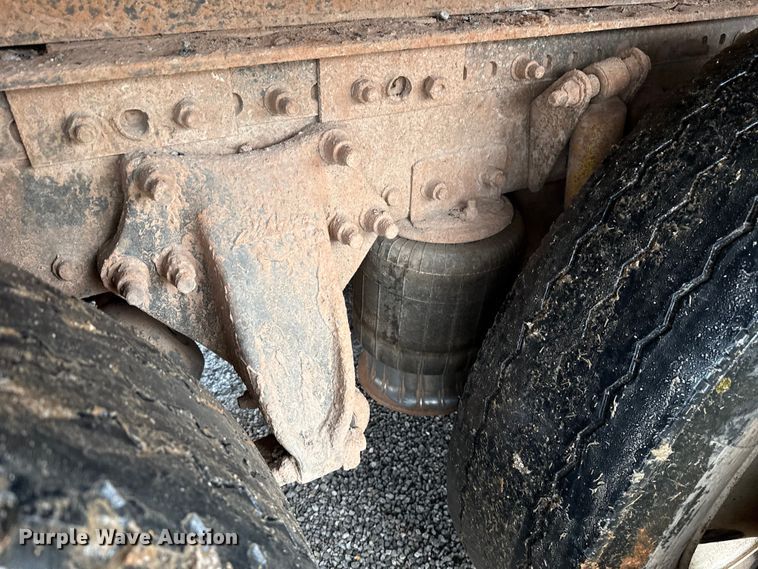 image for item EU5476 2003 Freightliner FLD120 dump truck