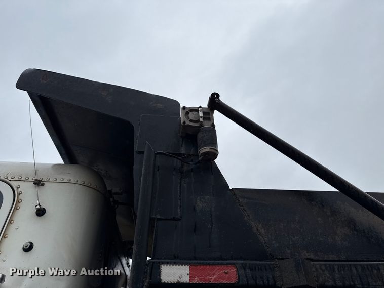 image for item EU5476 2003 Freightliner FLD120 dump truck