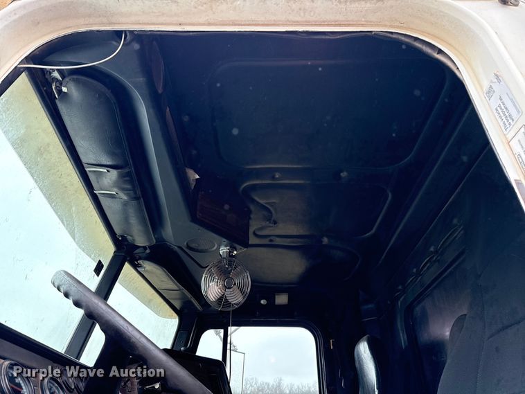 image for item EU5476 2003 Freightliner FLD120 dump truck