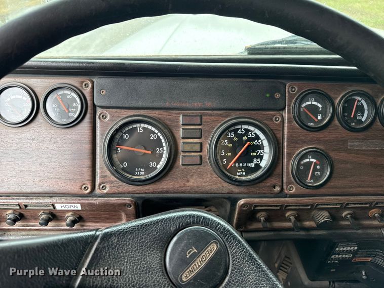 image for item EU5476 2003 Freightliner FLD120 dump truck