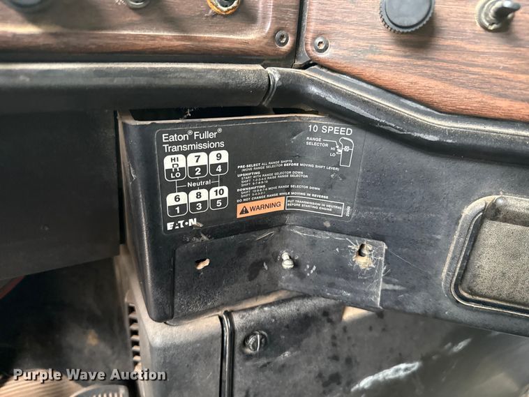 image for item EU5476 2003 Freightliner FLD120 dump truck