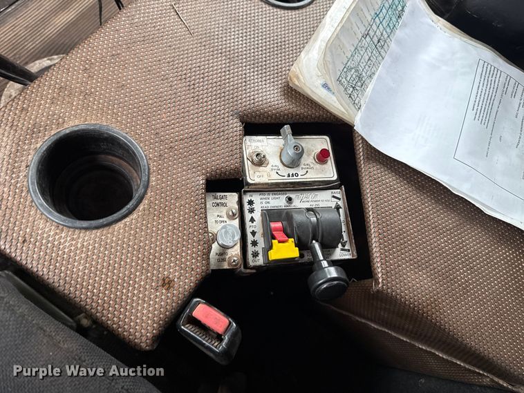 image for item EU5476 2003 Freightliner FLD120 dump truck