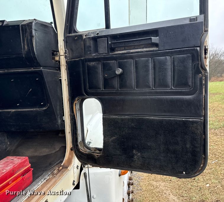 image for item EU5476 2003 Freightliner FLD120 dump truck