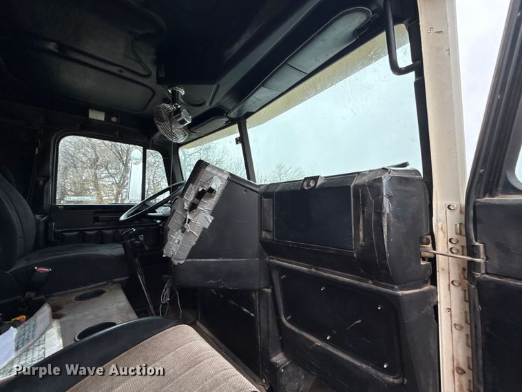 image for item EU5476 2003 Freightliner FLD120 dump truck