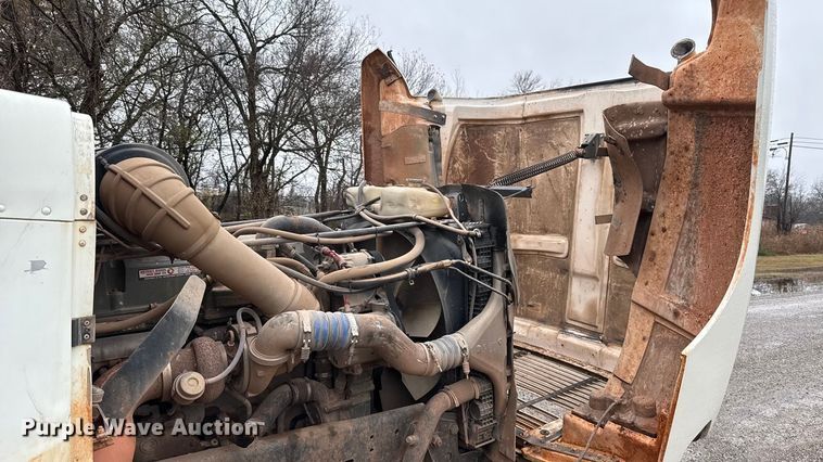 image for item EU5476 2003 Freightliner FLD120 dump truck