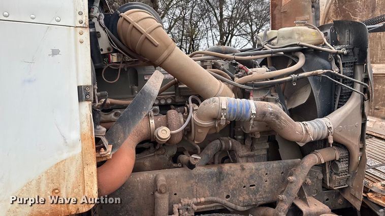 image for item EU5476 2003 Freightliner FLD120 dump truck