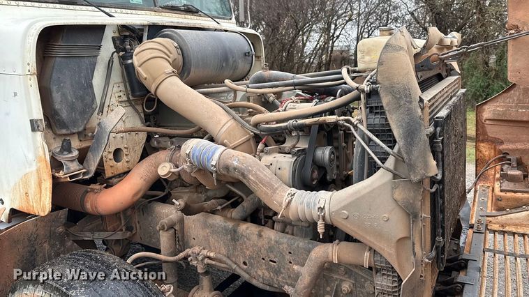 image for item EU5476 2003 Freightliner FLD120 dump truck