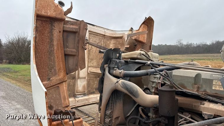 image for item EU5476 2003 Freightliner FLD120 dump truck