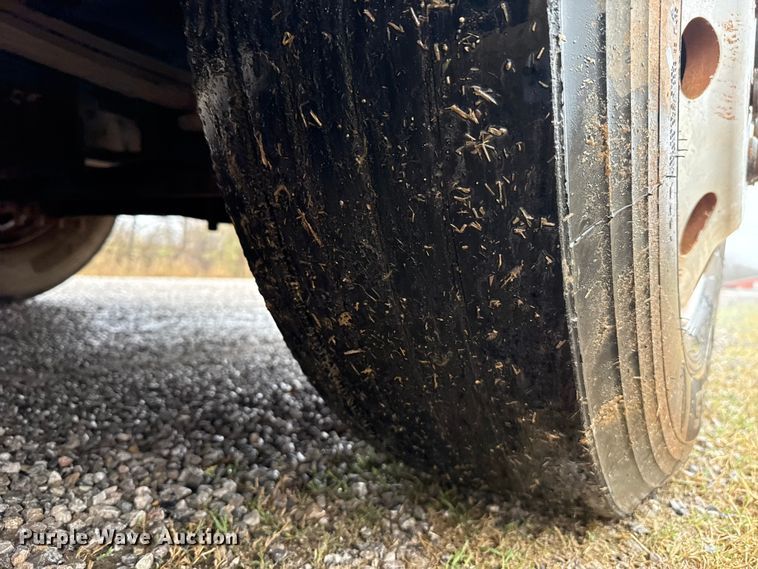 image for item EU5476 2003 Freightliner FLD120 dump truck