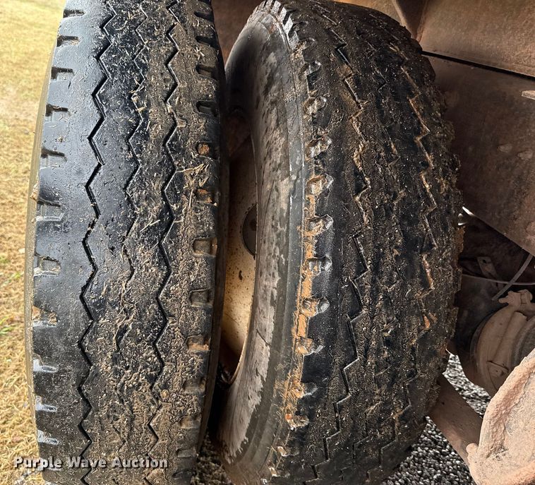 image for item EU5476 2003 Freightliner FLD120 dump truck