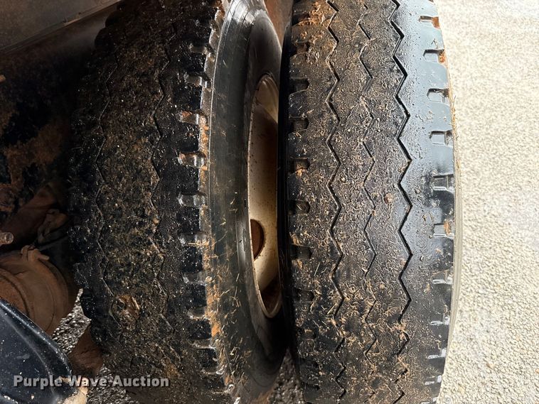 image for item EU5476 2003 Freightliner FLD120 dump truck