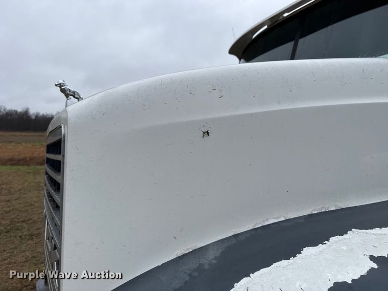 image for item EU5477 2003 Mack CH600 semi truck