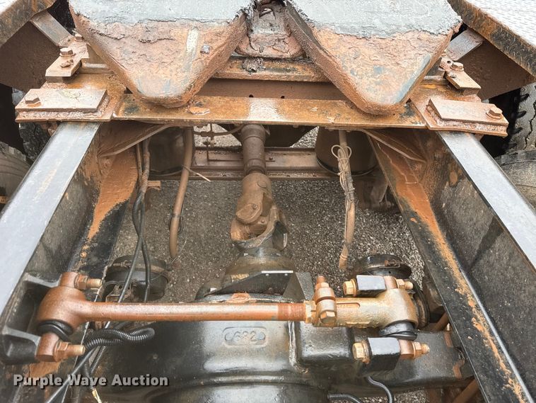 image for item EU5477 2003 Mack CH600 semi truck