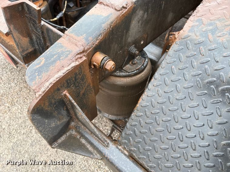 image for item EU5477 2003 Mack CH600 semi truck