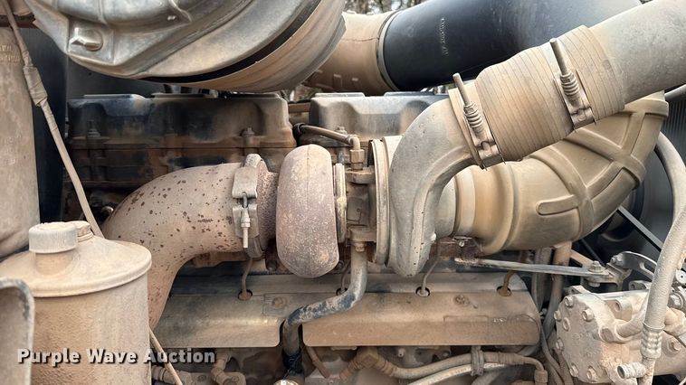 image for item EU5477 2003 Mack CH600 semi truck