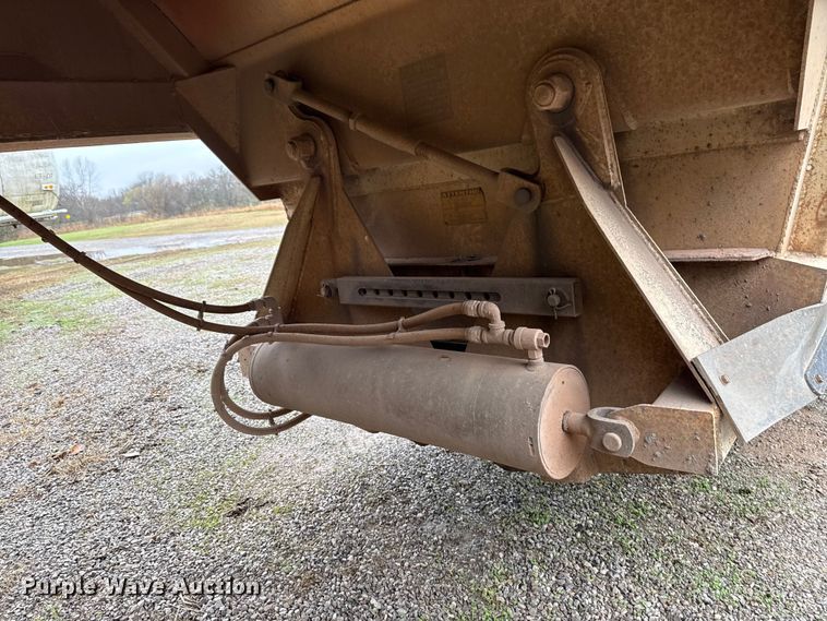 image for item EU5478 2016 CTS BDT-40 bottom dump trailer