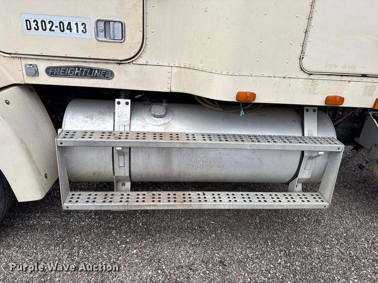 image for item EU5483 1996 Freightliner FLD112 semi truck