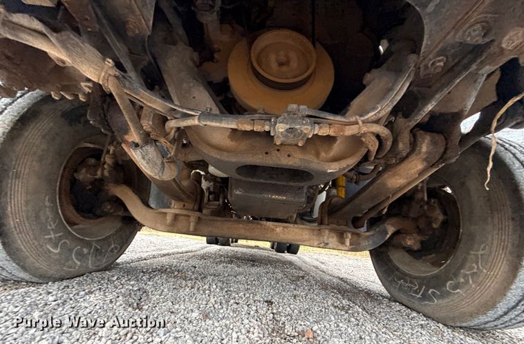 image for item EU5483 1996 Freightliner FLD112 semi truck