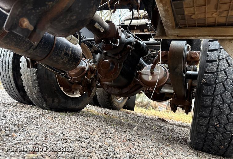 image for item EU5483 1996 Freightliner FLD112 semi truck