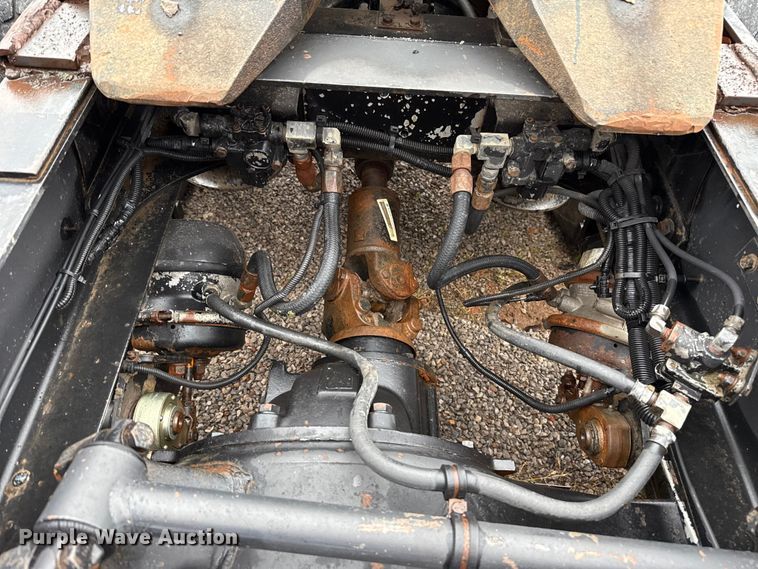 image for item EU5483 1996 Freightliner FLD112 semi truck