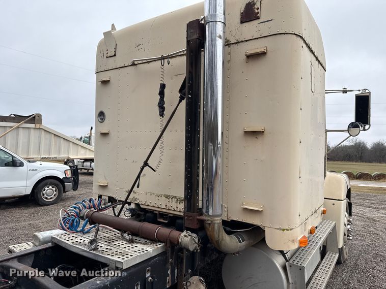 image for item EU5483 1996 Freightliner FLD112 semi truck