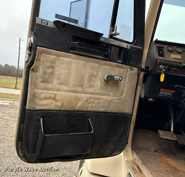 image for item EU5483 1996 Freightliner FLD112 semi truck