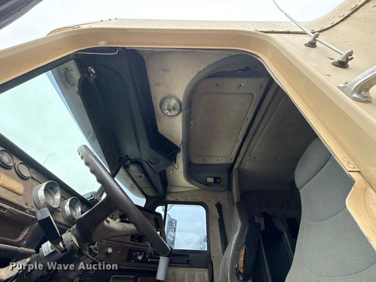 image for item EU5483 1996 Freightliner FLD112 semi truck