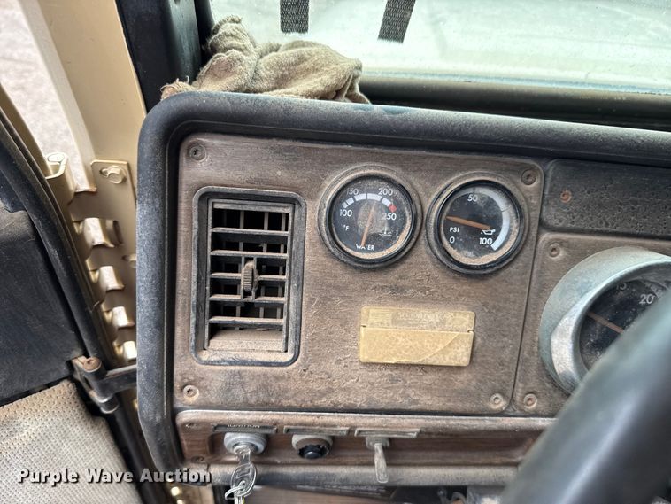 image for item EU5483 1996 Freightliner FLD112 semi truck