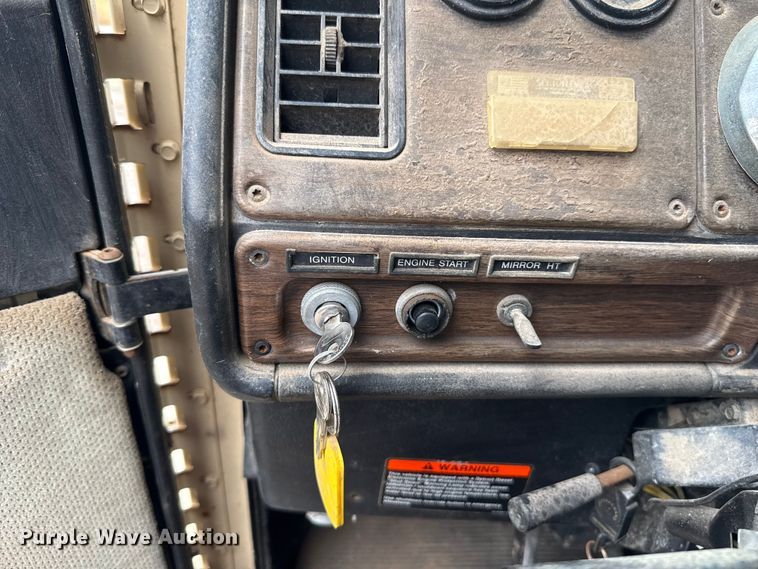 image for item EU5483 1996 Freightliner FLD112 semi truck