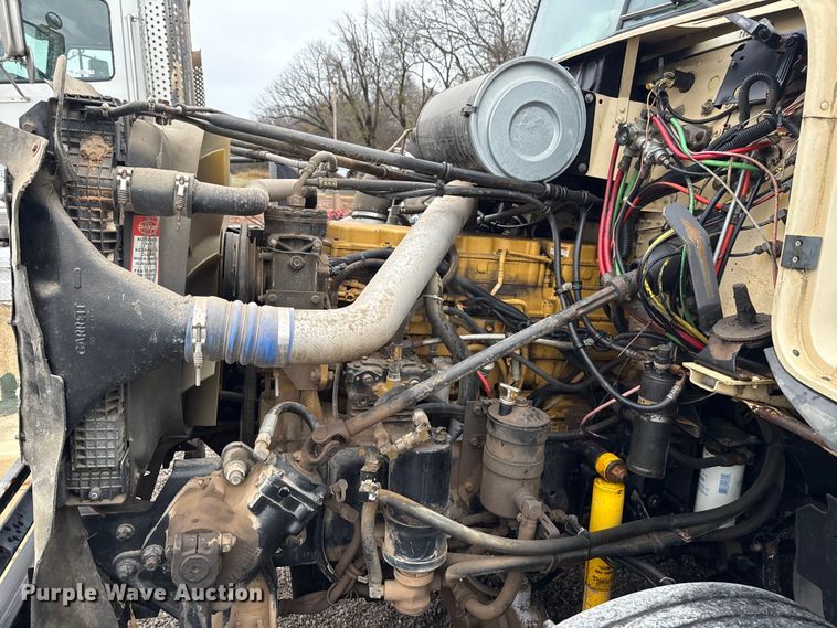 image for item EU5483 1996 Freightliner FLD112 semi truck