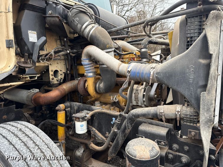 image for item EU5483 1996 Freightliner FLD112 semi truck