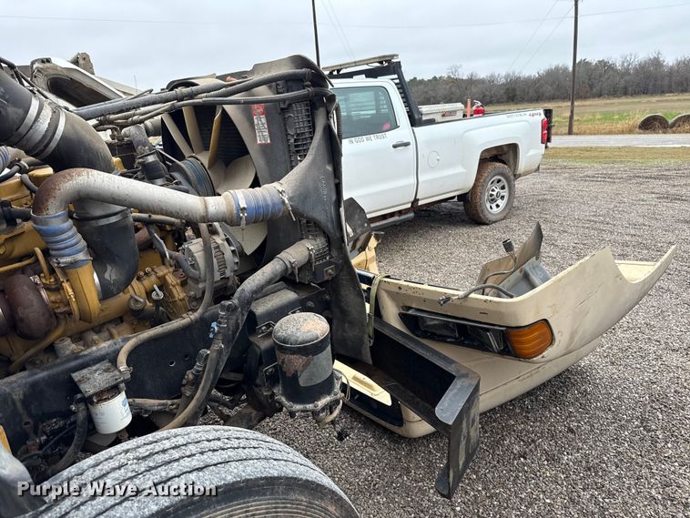 image for item EU5483 1996 Freightliner FLD112 semi truck