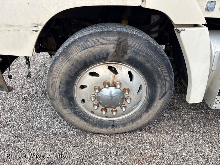 image for item EU5483 1996 Freightliner FLD112 semi truck