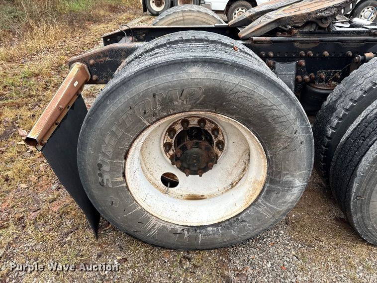 image for item EU5483 1996 Freightliner FLD112 semi truck