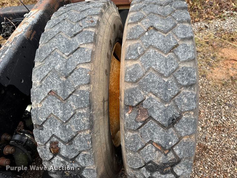 image for item EU5483 1996 Freightliner FLD112 semi truck