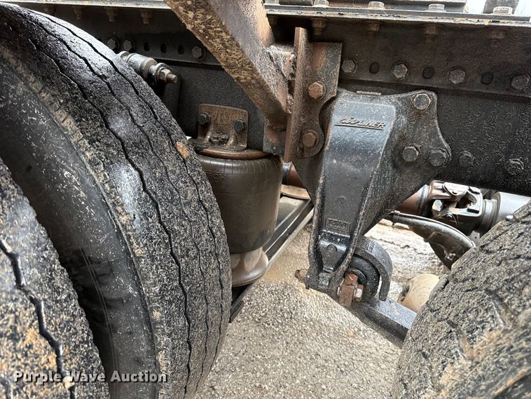 image for item EU5484 2018 Western Star 4900FA semi truck