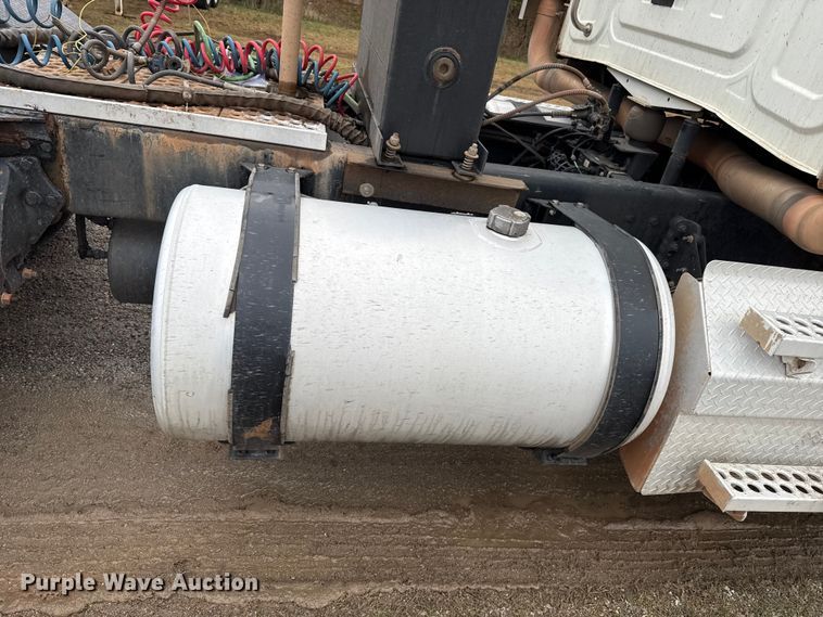 image for item EU5484 2018 Western Star 4900FA semi truck