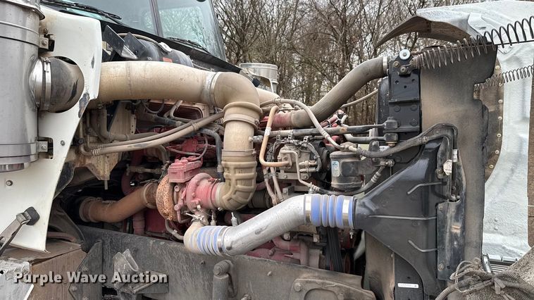 image for item EU5484 2018 Western Star 4900FA semi truck