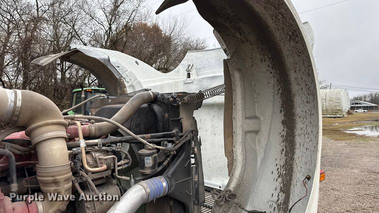 image for item EU5484 2018 Western Star 4900FA semi truck