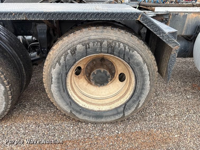 image for item EU5484 2018 Western Star 4900FA semi truck