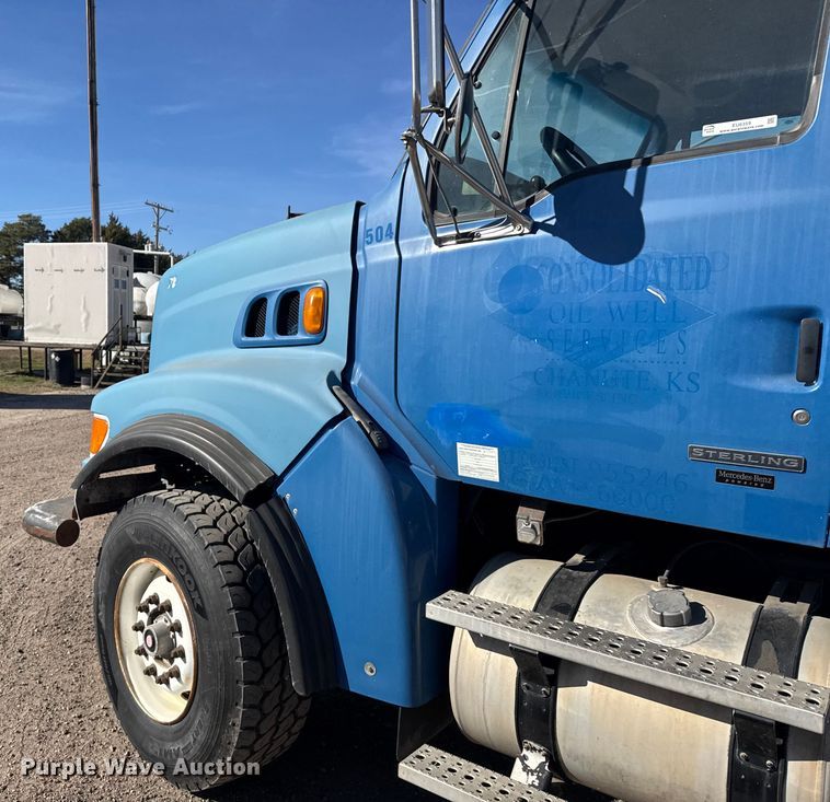 image for item EU6359 2007 Sterling L8500 Series truck cab and chassis