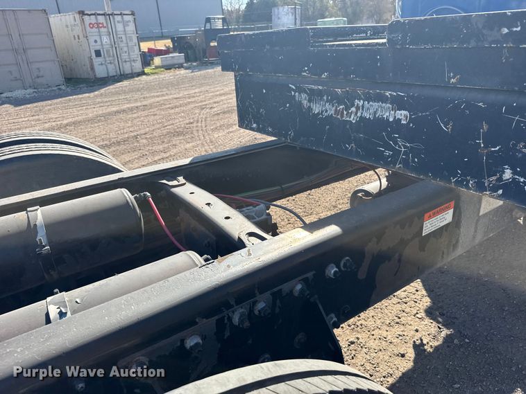 image for item EU6359 2007 Sterling L8500 Series truck cab and chassis