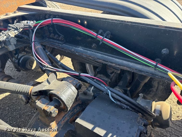 image for item EU6359 2007 Sterling L8500 Series truck cab and chassis