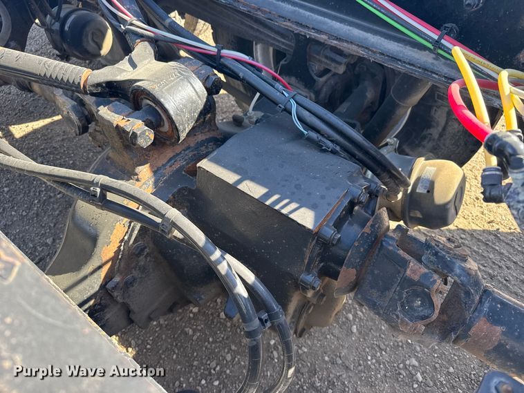 image for item EU6359 2007 Sterling L8500 Series truck cab and chassis